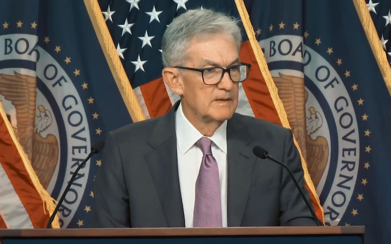 鲍威尔被查引爆“制度性恐慌”，多方官员谴责，黄金避险潮来袭